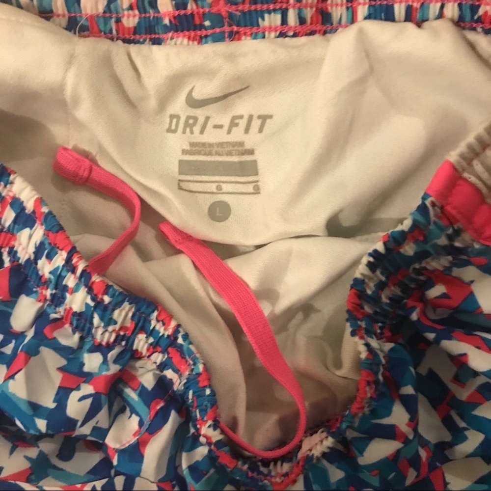 🛑SOLD🛑 size Large Nike Dri fit running shorts - Picture 3 of 3